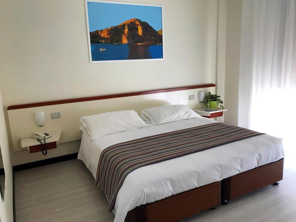 Hotel River Palace Terracina Exteriér fotografie